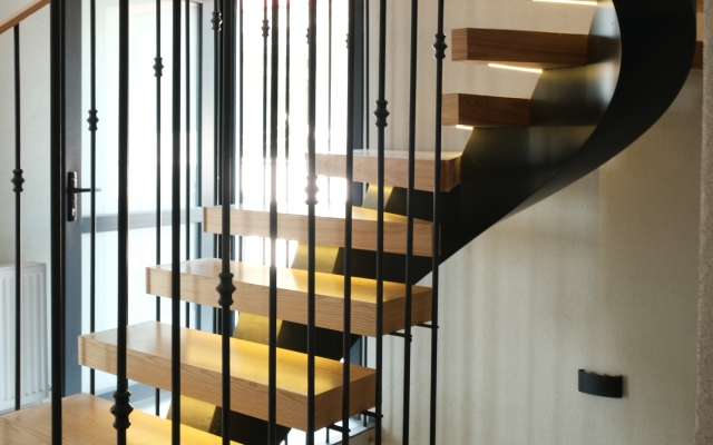 İzmir Metal & Çelik Merdiven Fiyatları 2026