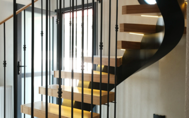 İzmir Minimalist Merdiven Tasarımları | Modern ve Ferah Yaşam Alanları