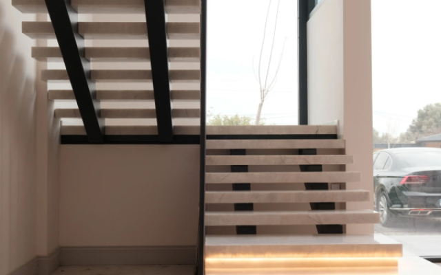 İzmir Küçük Alanlar İçin Merdiven Çözümleri & Fiyatları 2026